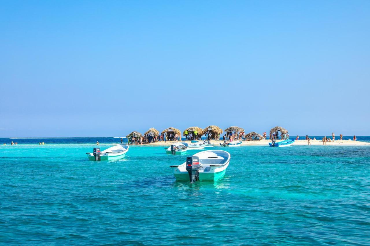 Paradise Island Beach Resort Пунта-Русия Экстерьер фото